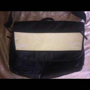 NWOT Lululemon "Keep it Brief" messenger bag